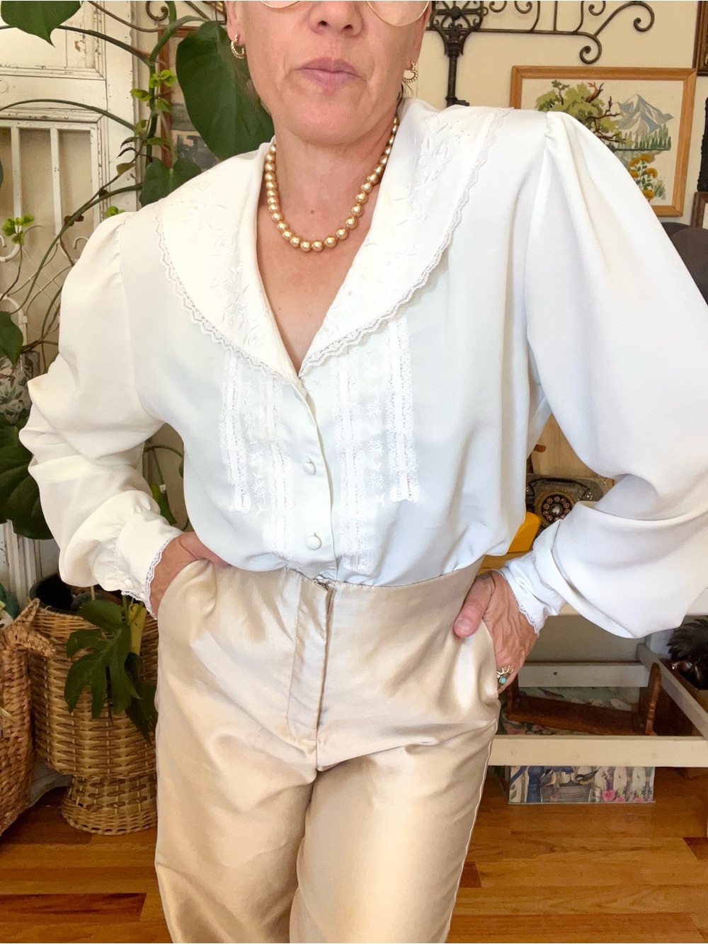 Vintage 1980’s Peter Pan Collar Poet Thespian Susan Bristol White Blouse